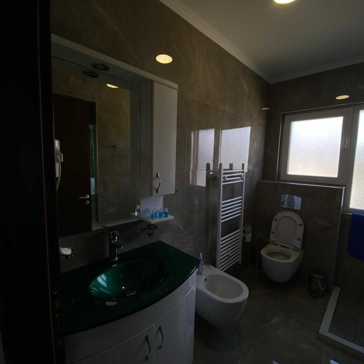 Tushemisht Hotel Pogradeci 2 מראה חיצוני תמונה