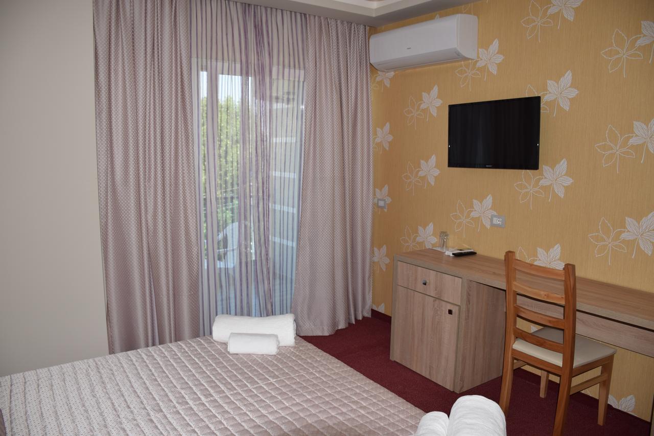 Tushemisht Hotel Pogradeci 2 מראה חיצוני תמונה
