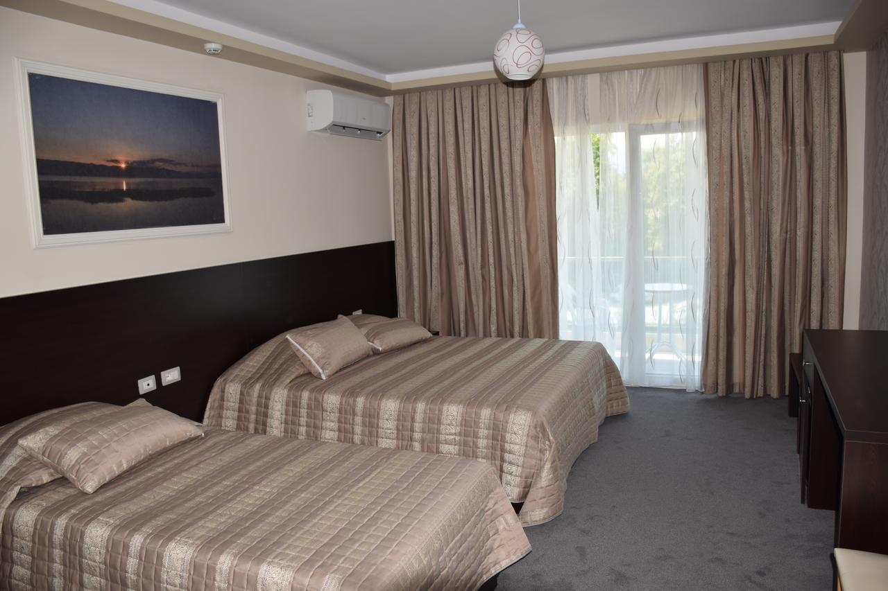 Tushemisht Hotel Pogradeci 2 מראה חיצוני תמונה